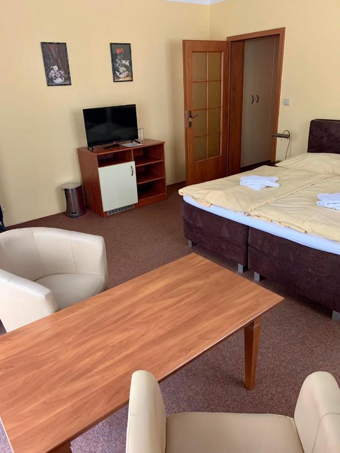 Hotel Loucky Litvínov Dış mekan fotoğraf