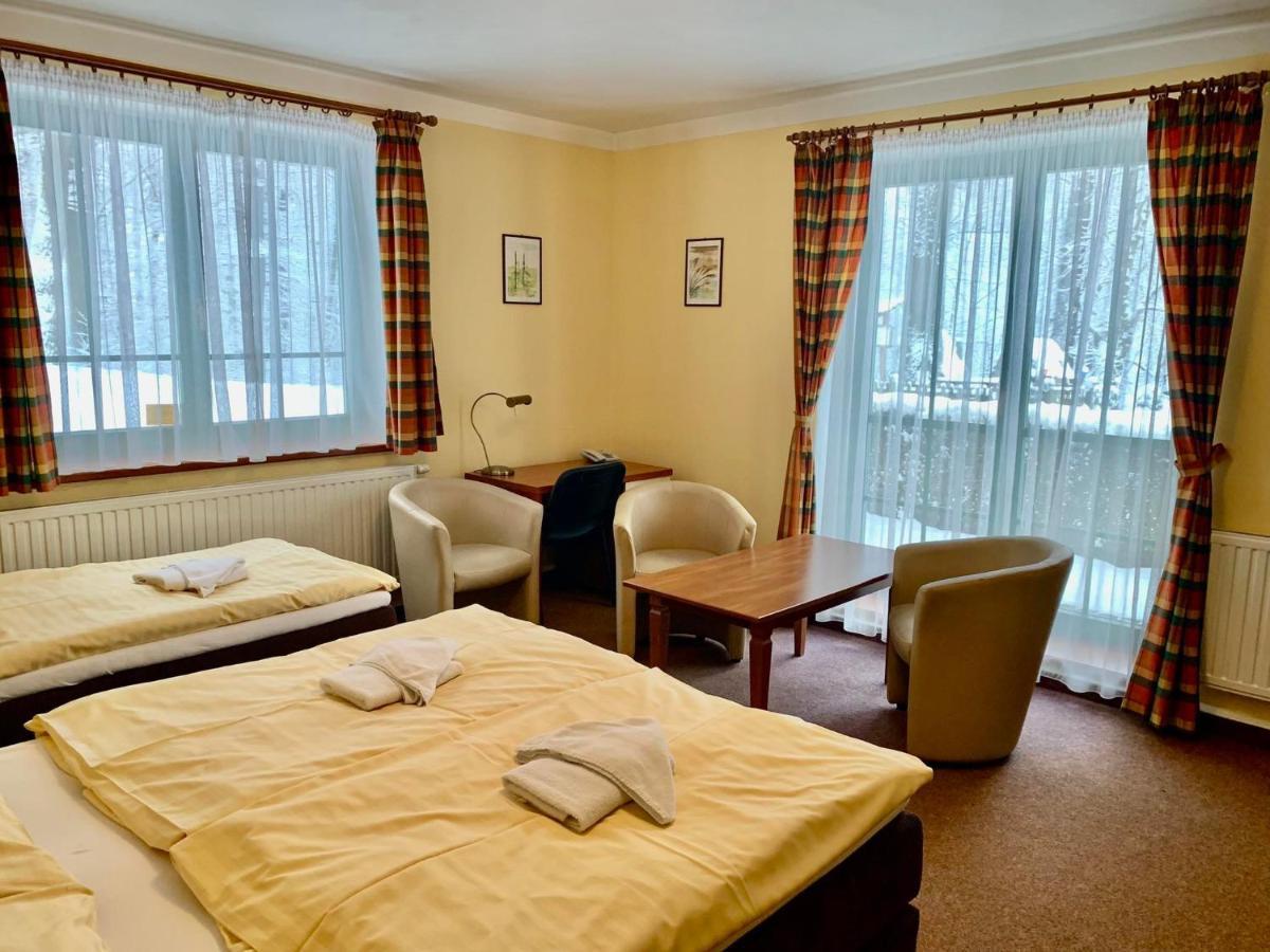Hotel Loucky Litvínov Dış mekan fotoğraf
