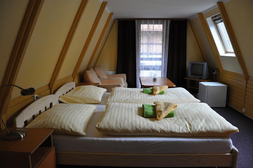 Hotel Loucky Litvínov Dış mekan fotoğraf